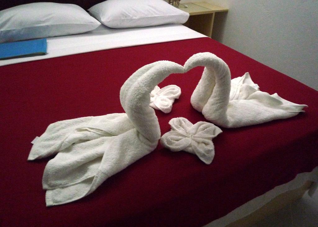 Island Jewel Inn Manoc-Manoc Bagian luar foto