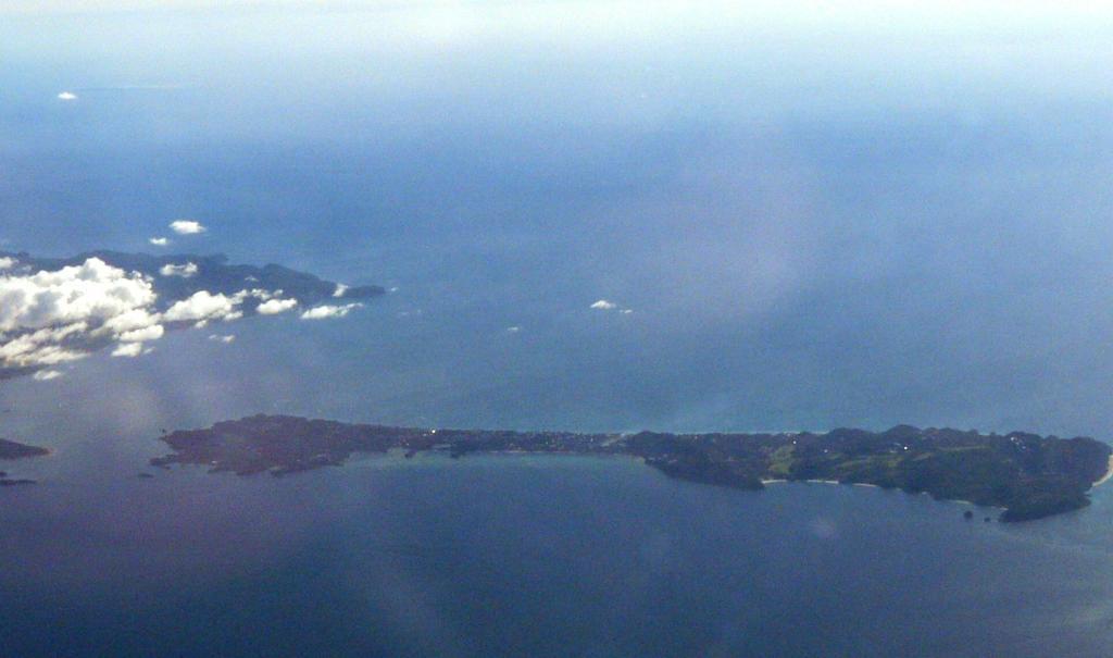 Island Jewel Inn Manoc-Manoc Bagian luar foto