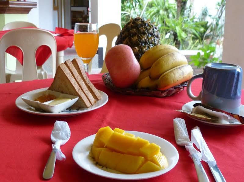 Island Jewel Inn Manoc-Manoc Bagian luar foto