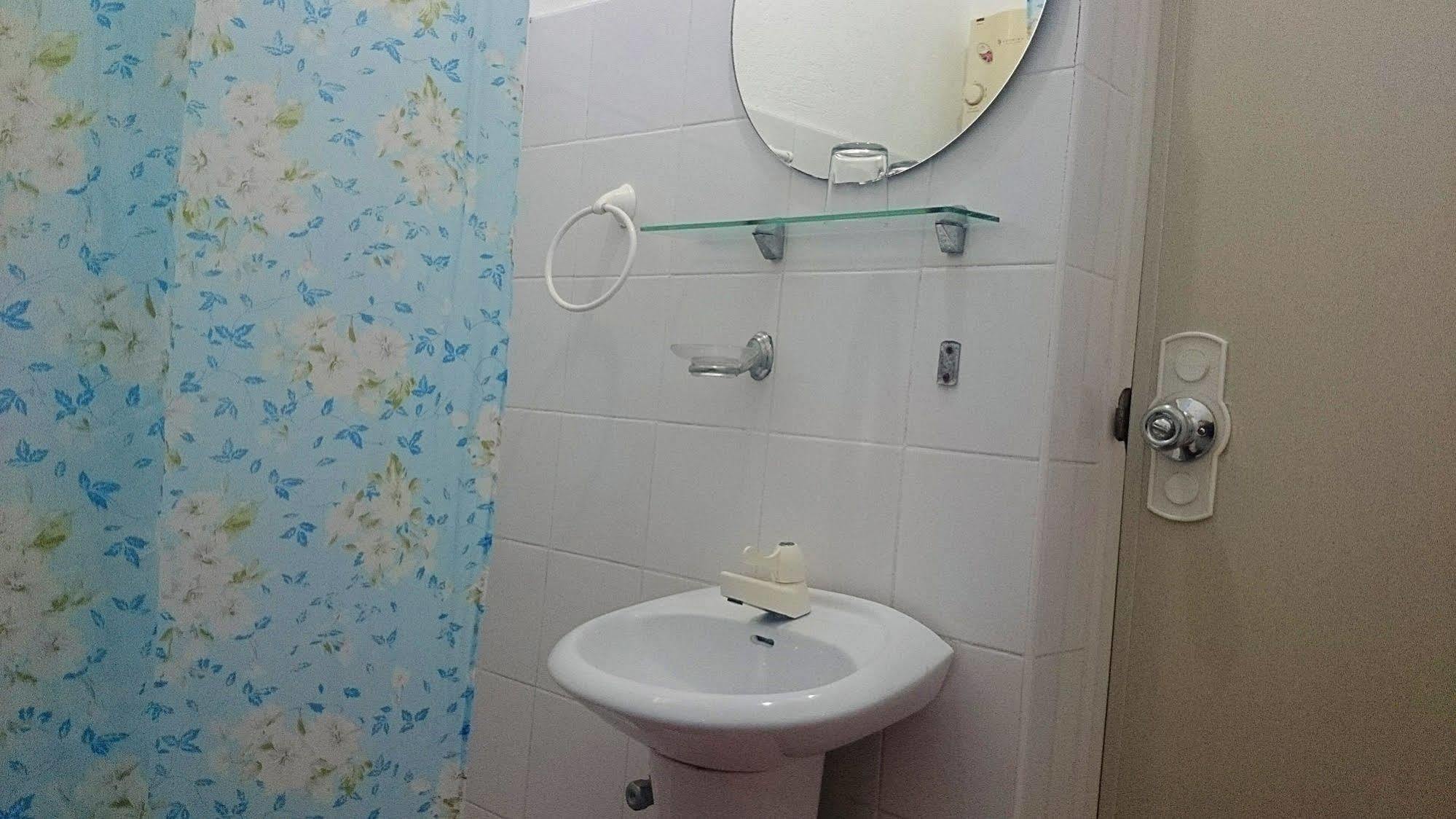 Island Jewel Inn Manoc-Manoc Bagian luar foto