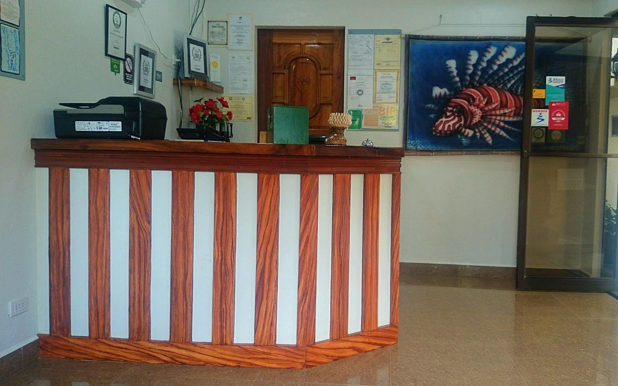 Island Jewel Inn Manoc-Manoc Bagian luar foto