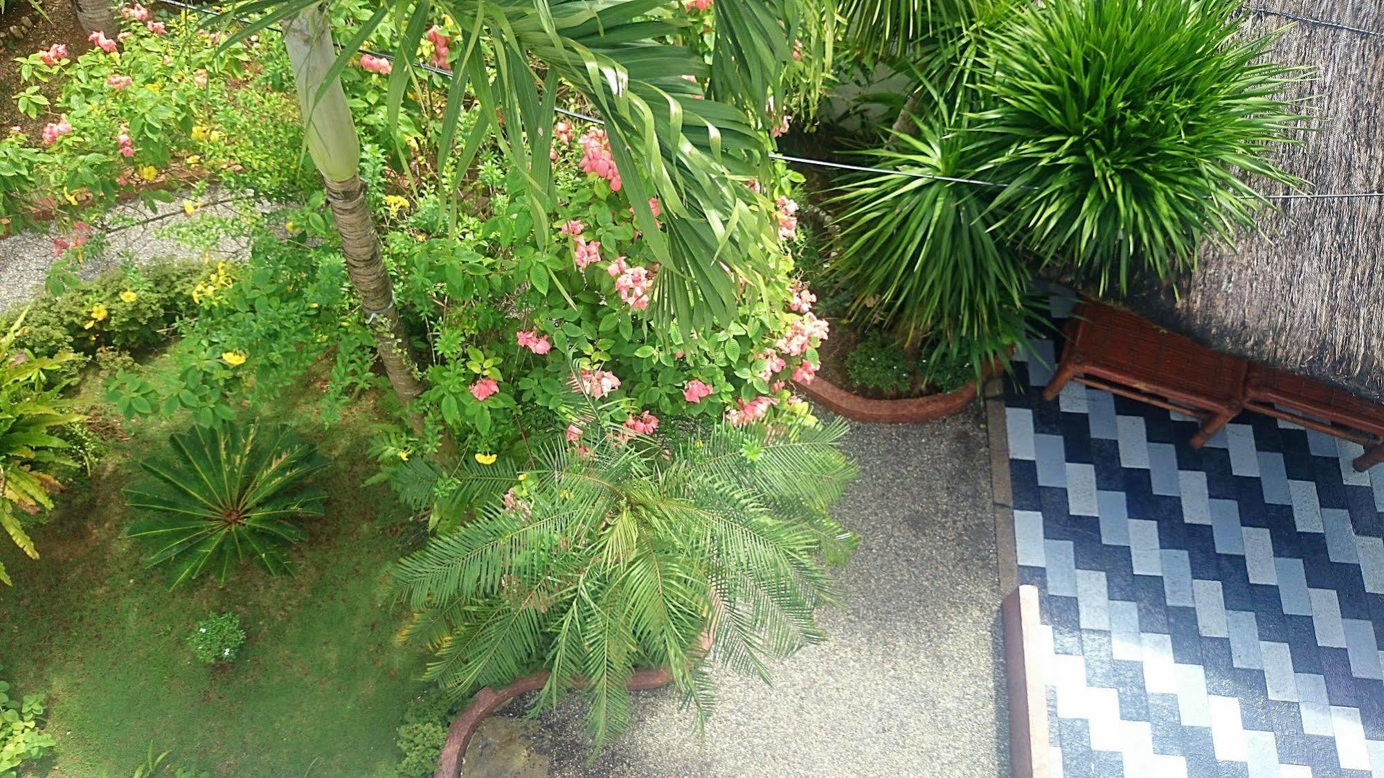 Island Jewel Inn Manoc-Manoc Bagian luar foto